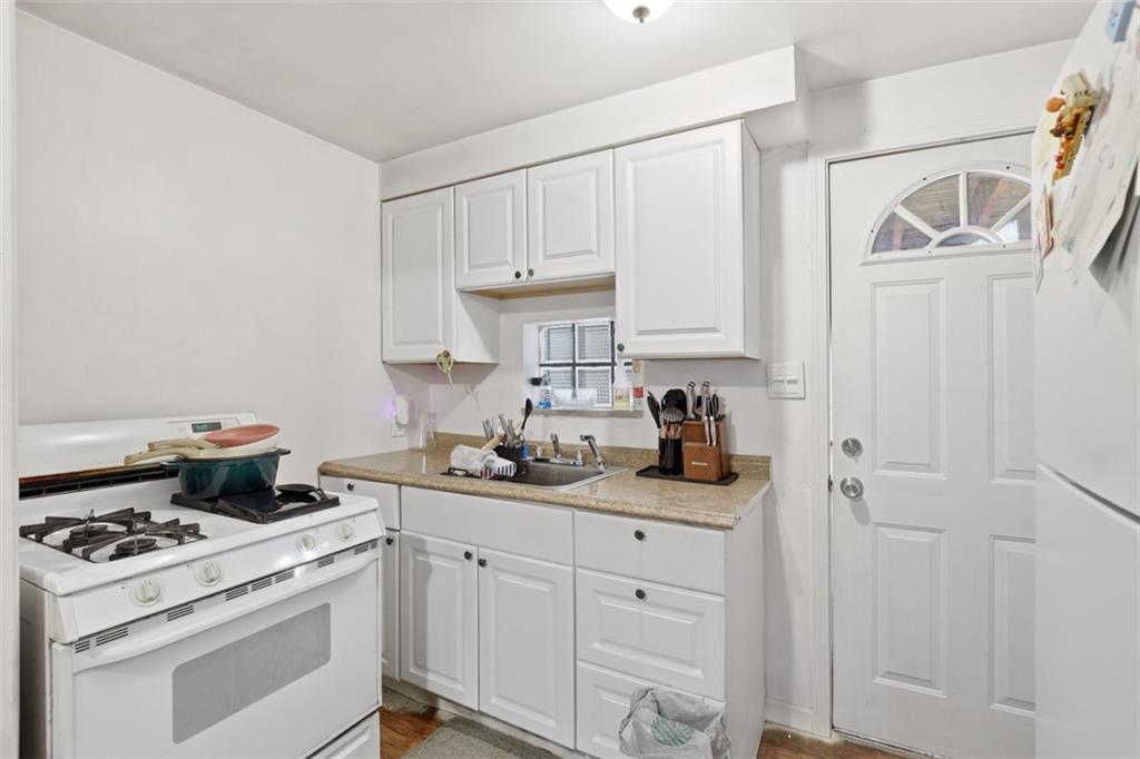 2402 Laketon Road Pittsburgh, PA 15221 - Photo 7 of 37 Gallery Image 7