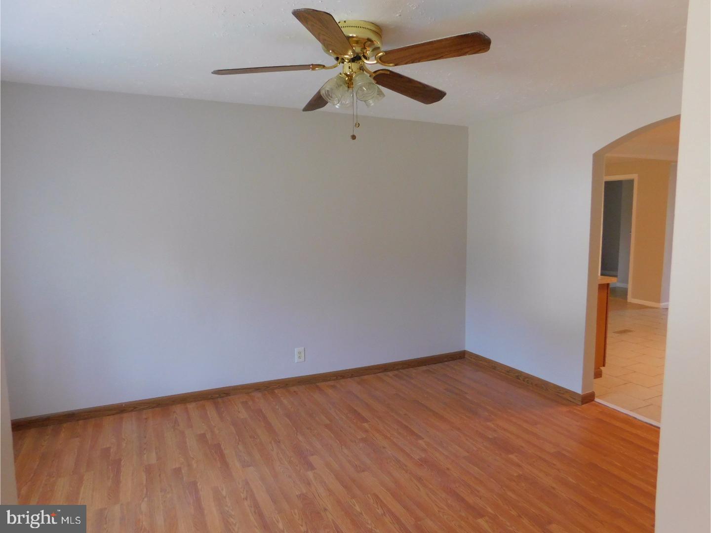 33 Ranoldo Terrace Cherry Hill, NJ 08034 - Photo 4 of 25 Dining Room