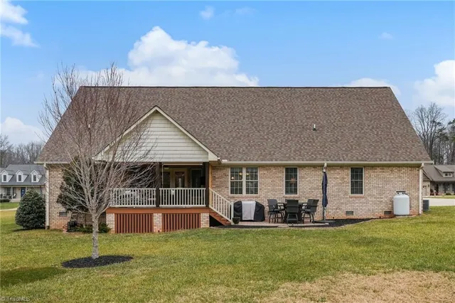 $539,900 | 183 Oak Leaf Drive, Reidsville, NC 27320