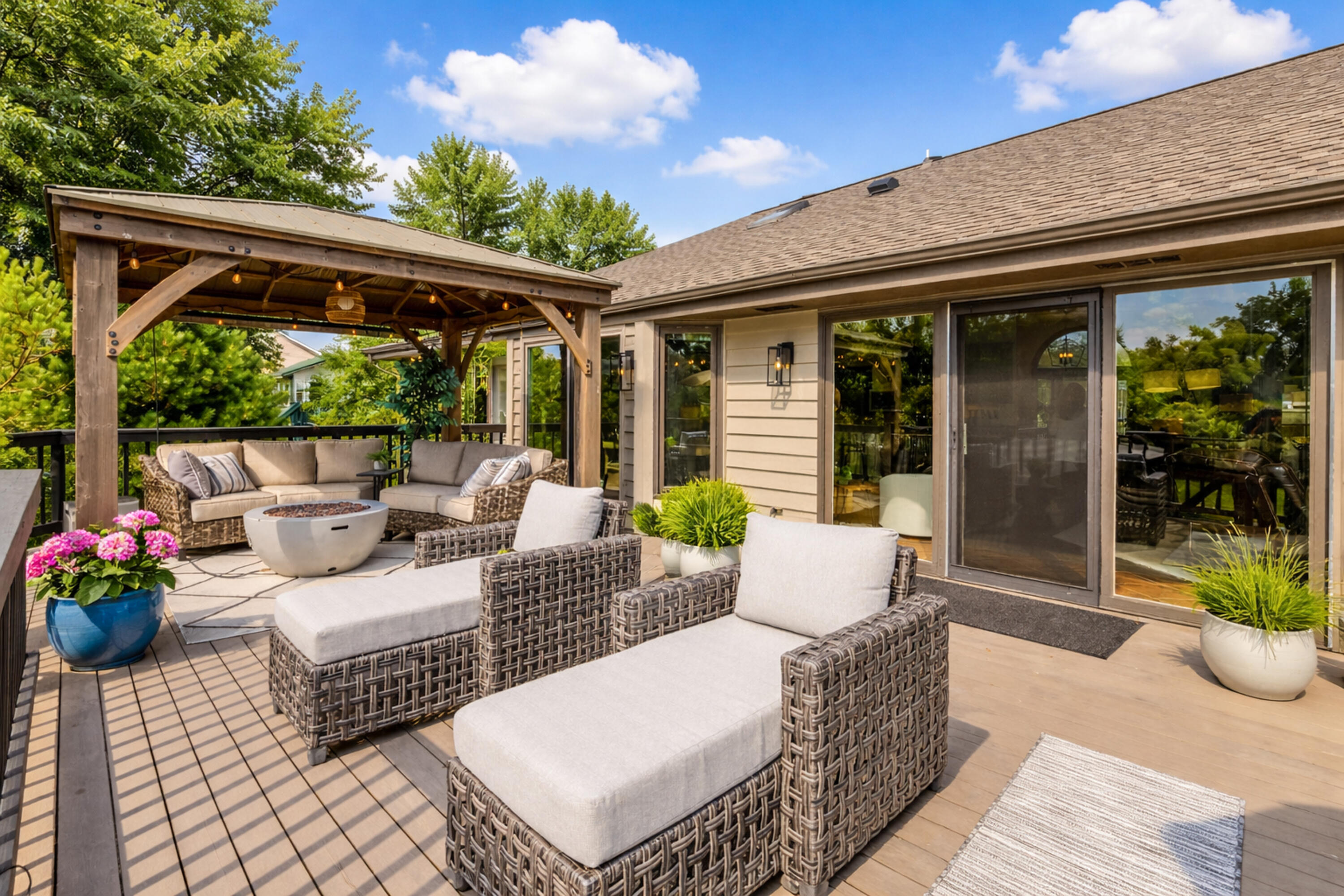 618 2 Rivers Drive Mukwonago, WI 53149 - Photo 42 of 59 Multiple Lounging/Entertainment Spaces