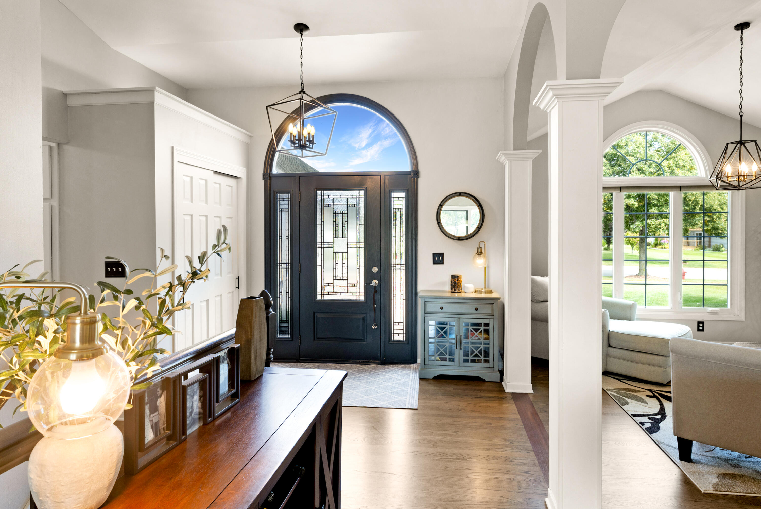 618 2 Rivers Drive Mukwonago, WI 53149 - Photo 7 of 59 Grand Entrance With Sweeping Foyer