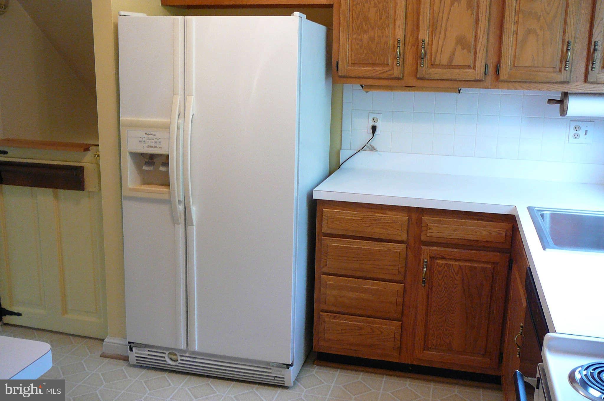 6107 Fox Hill Street Springfield, VA 22150 - Photo 7 of 26 Kitchen