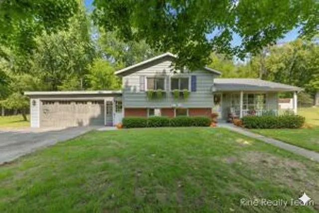 $265,000 | 33250 Bernice Avenue, Paw Paw, MI 49079