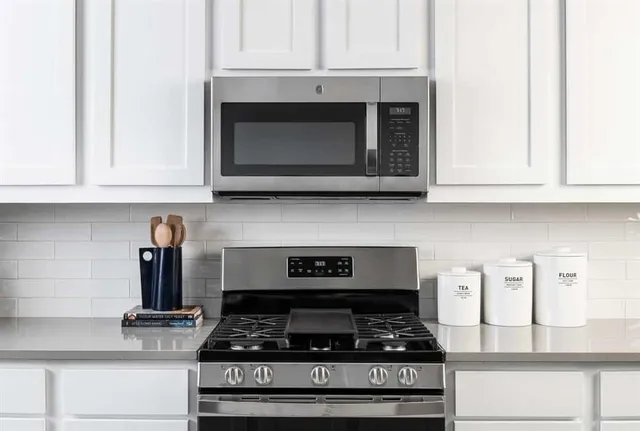 $379,127 | 1712 Nesting Robin Lane, Krum, TX 76249