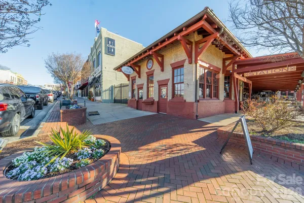 $1,625,000 | 525 Winding Way, Unit 7, Belmont, NC 28012