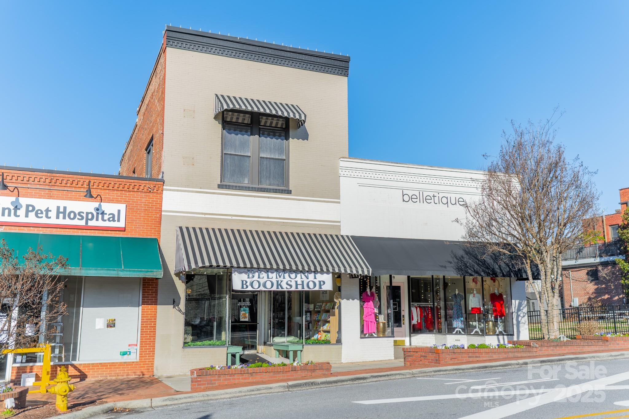 525 Winding Way Belmont, NC 28012 - Photo 36 of 41 a view of a cafe with a outdoor space