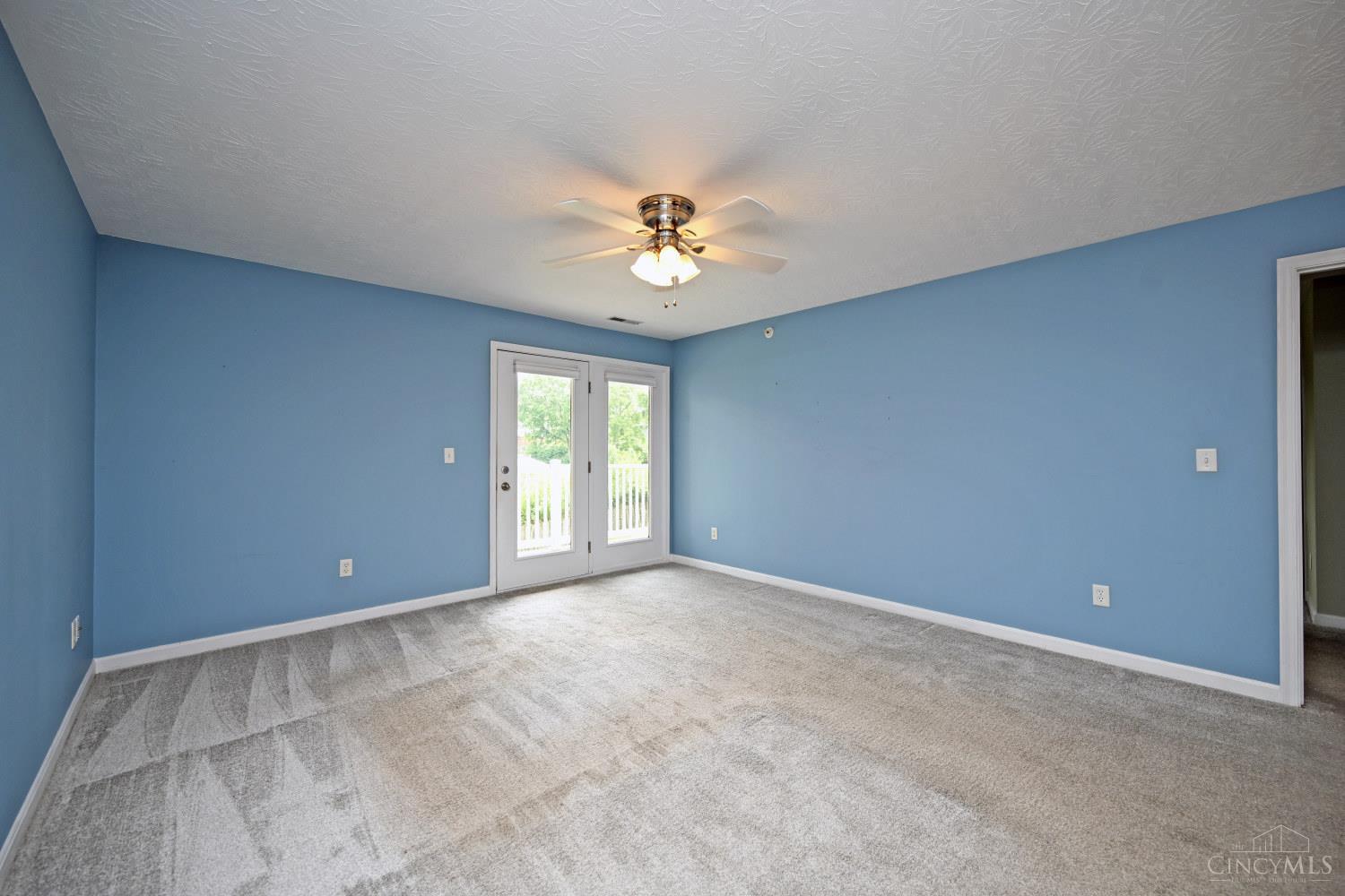 3408 North Bend Road, Unit 8 Cincinnati, OH 45247 - Photo 4 of 36