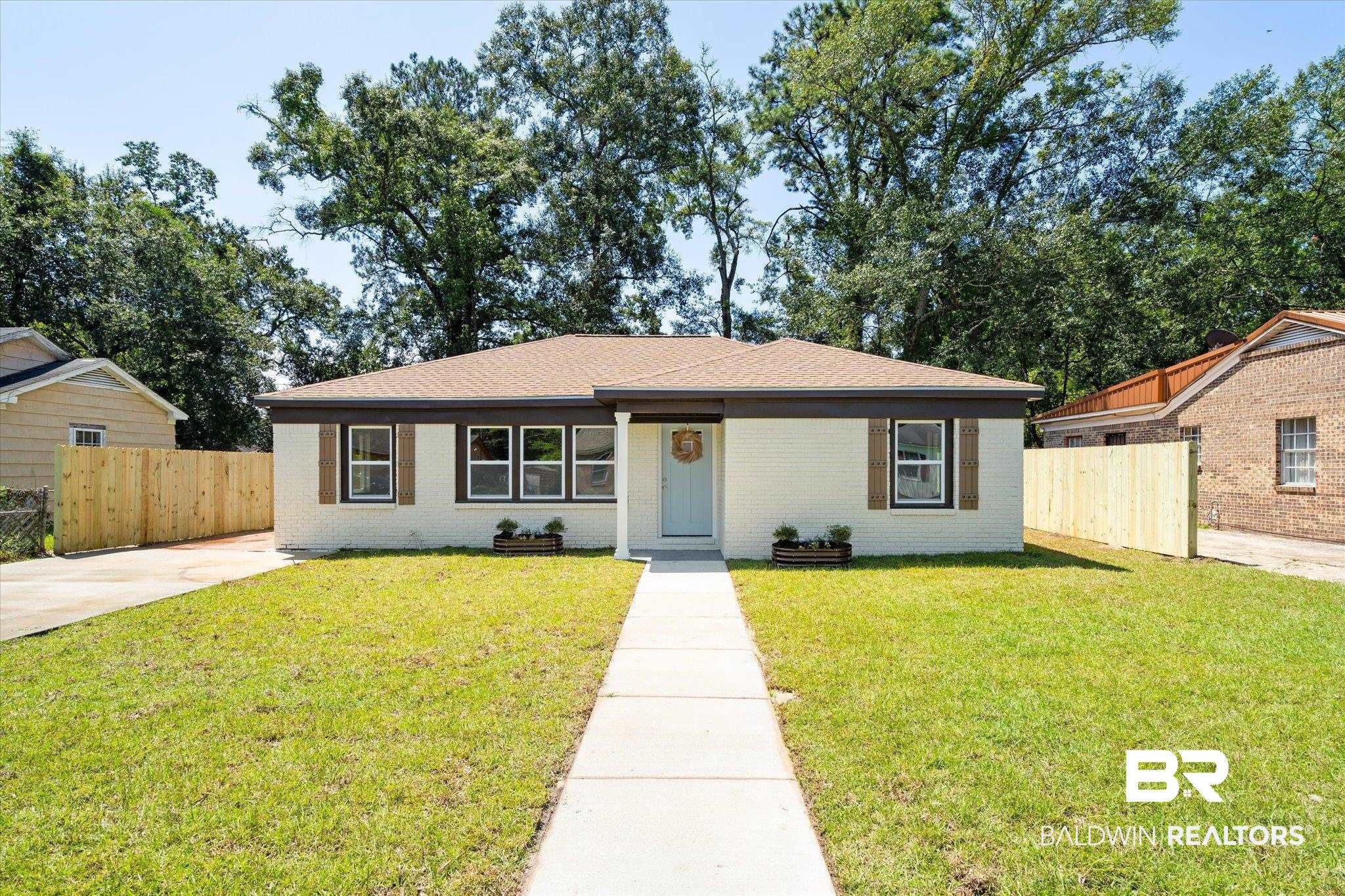 2259 Clinton Street Mobile, AL 36617 - Photo 1 of 20