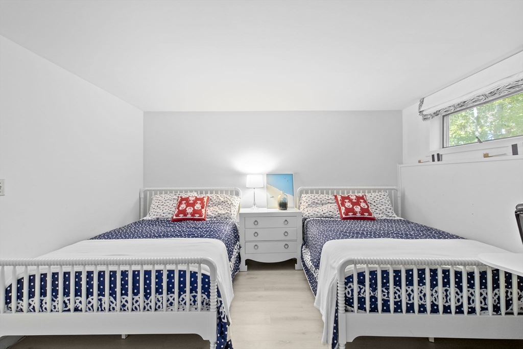 33 Nemasket Road Falmouth, MA 02540 - Photo 17 of 34