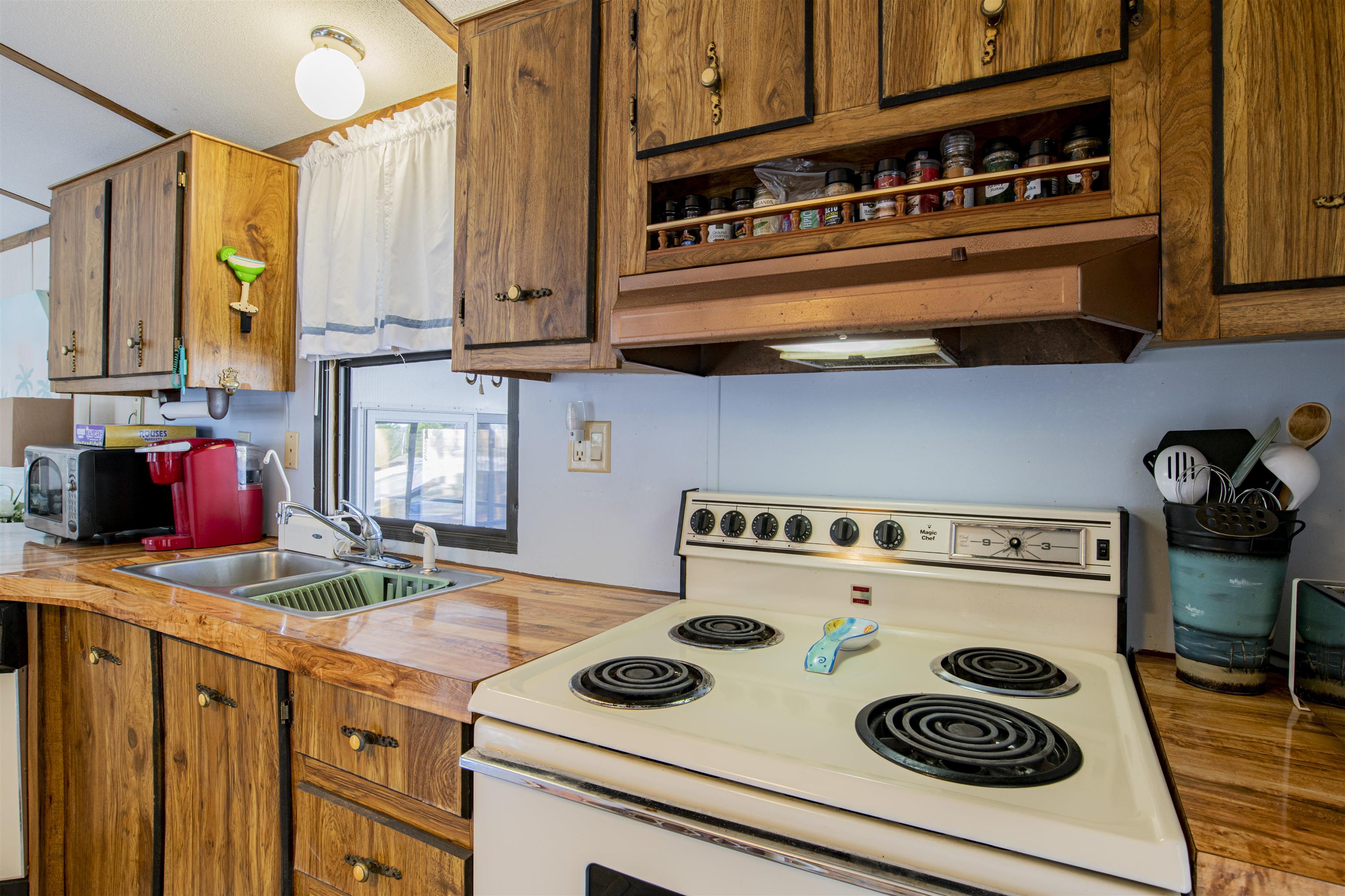 1663 Spanish Cove Drive Lillian, AL 36549 - Photo 6 of 22 Kitchen