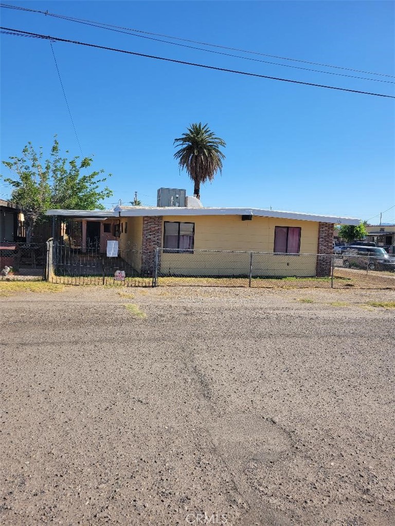 206 Chestnut Street Needles, CA 92363 - Photo 5 of 16