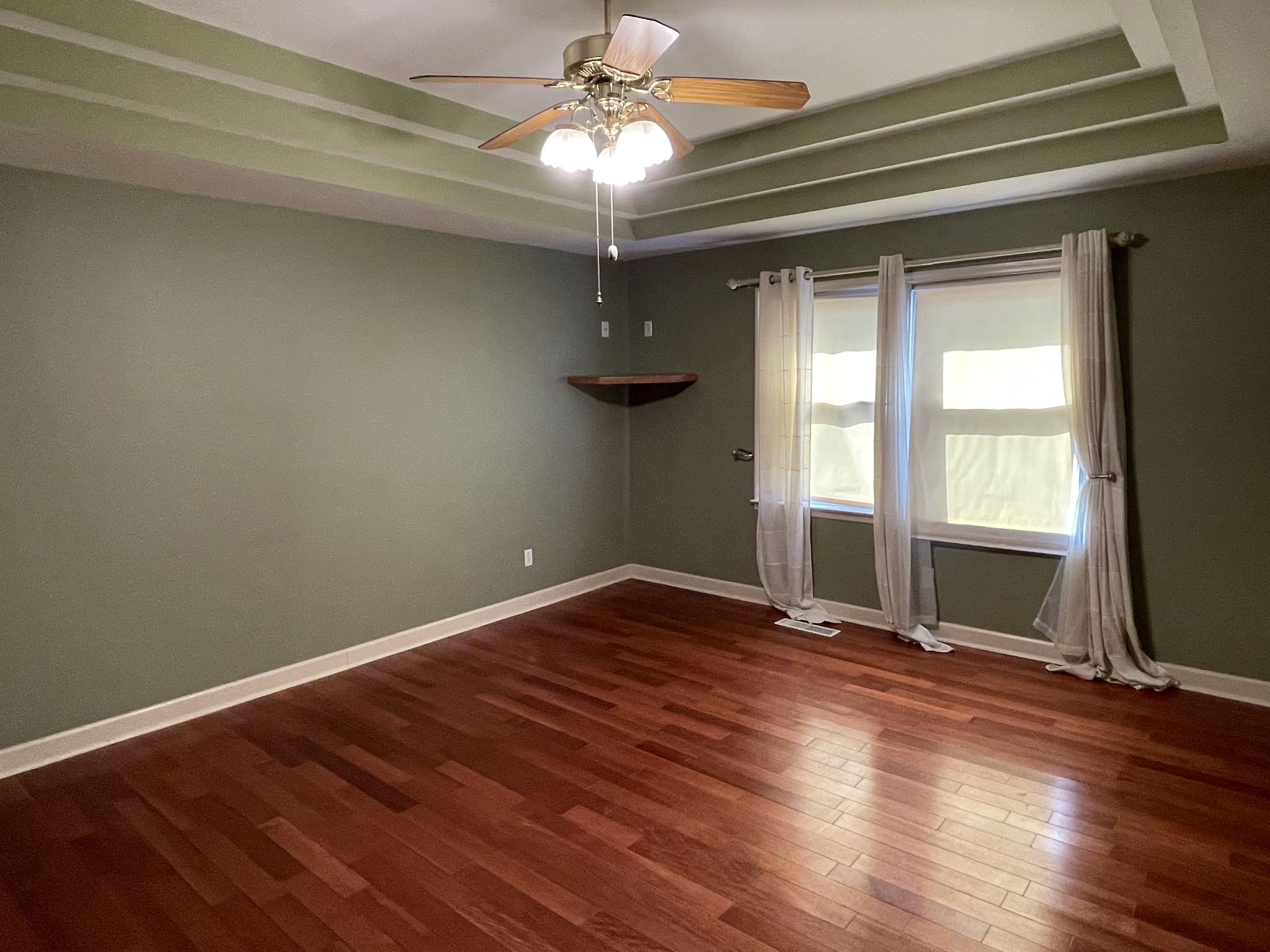 514 Lakeside Drive Springfield, TN 37172 - Photo 26 of 36 a view of empty room with wooden floor and fan