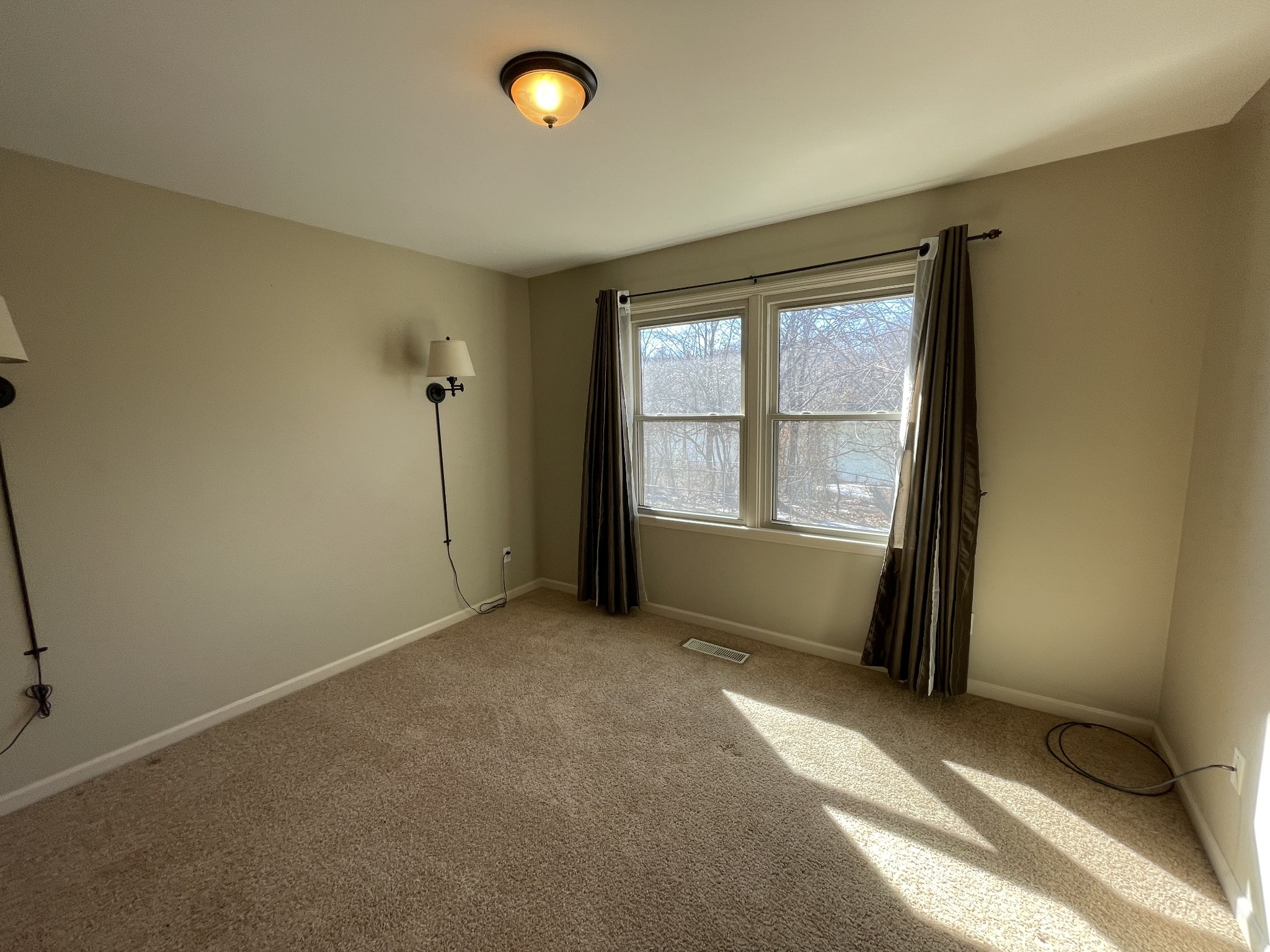514 Lakeside Drive Springfield, TN 37172 - Photo 30 of 36 an empty room with windows