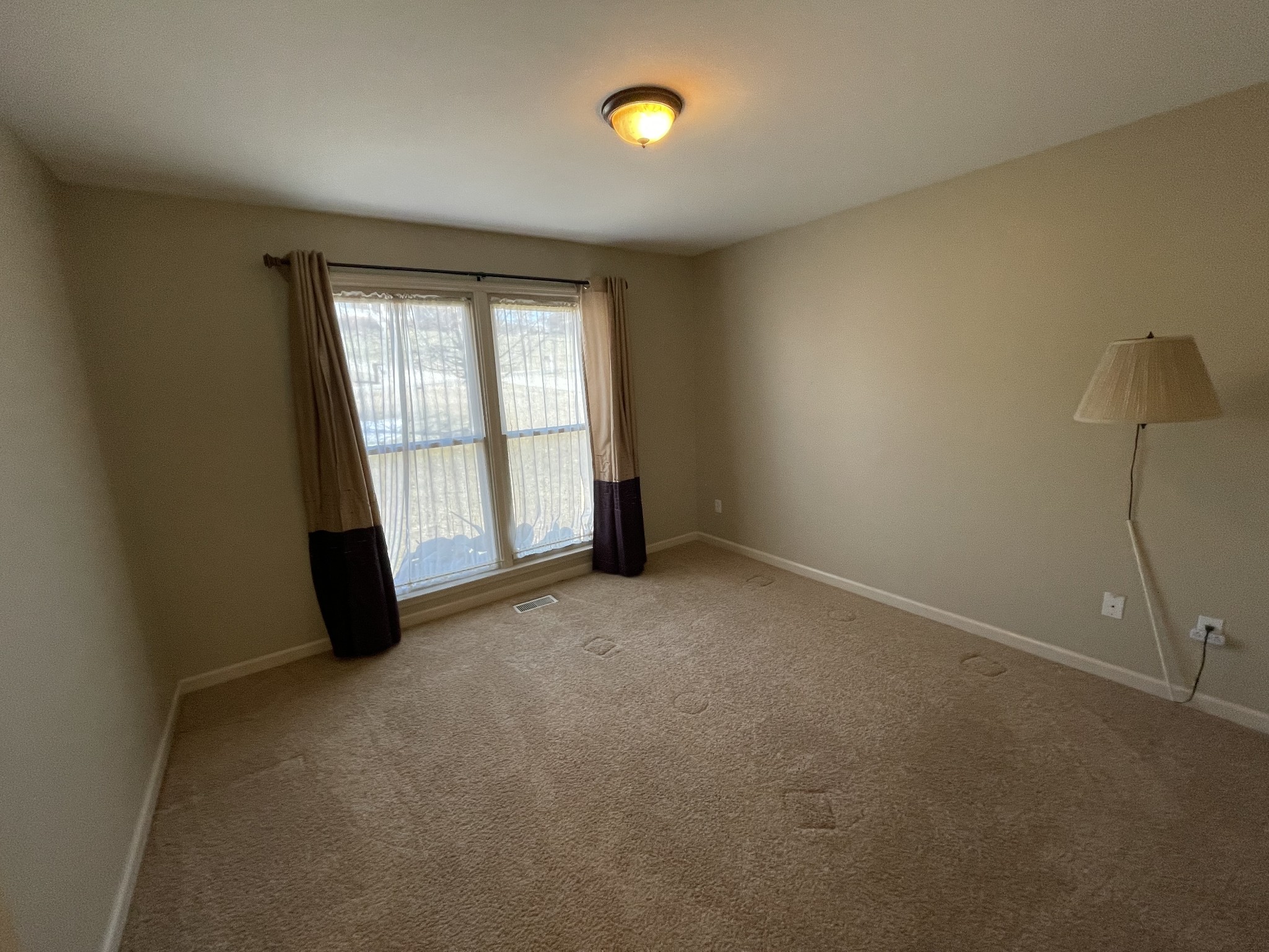 514 Lakeside Drive Springfield, TN 37172 - Photo 33 of 36 an empty room with windows