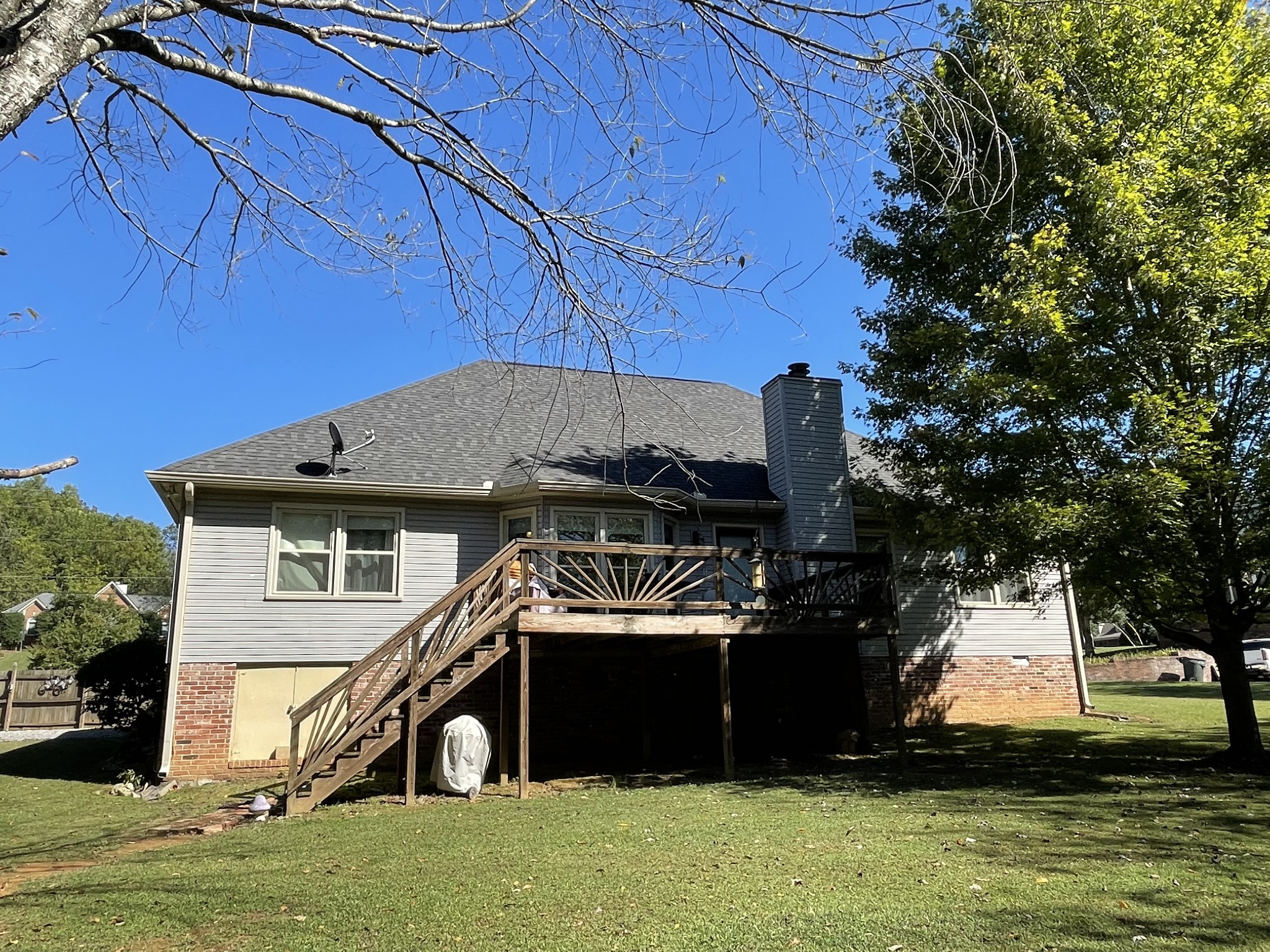 514 Lakeside Drive Springfield, TN 37172 - Photo 6 of 19 a front view of a house with a yard