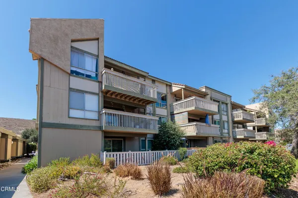 $375,000 | 324 Chestnut Hill Court, Unit 14, Thousand Oaks, CA 91360
