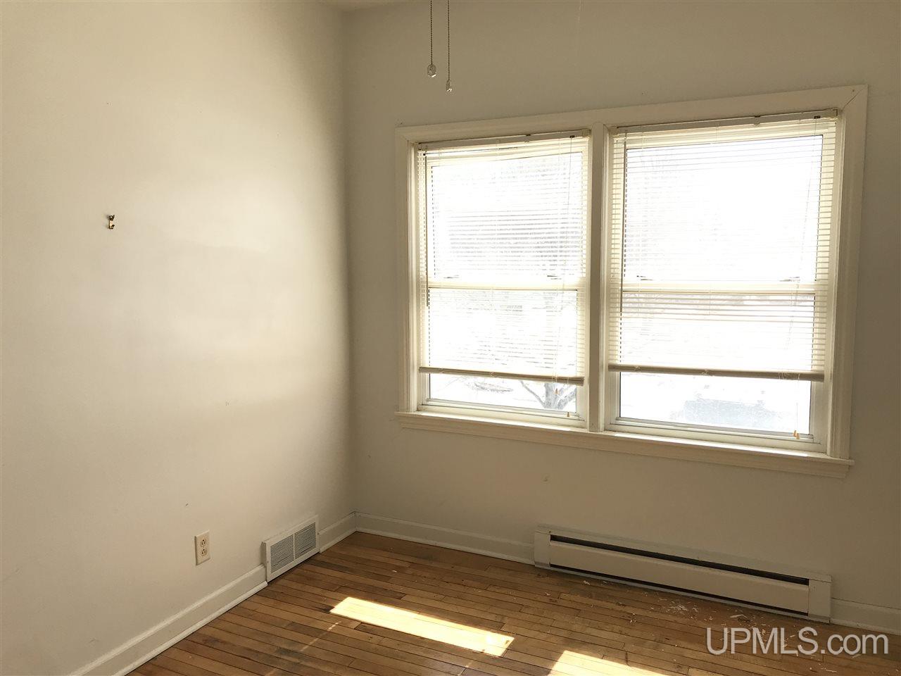 310 South 2nd Street Escanaba, MI 49829 - Photo 17 of 20