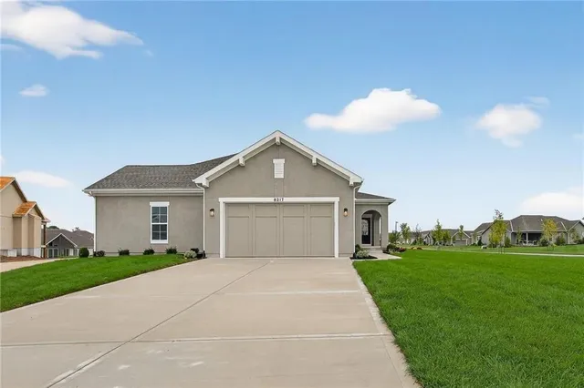 $564,500 | 8212 Aurora Street, Lenexa, KS 66220