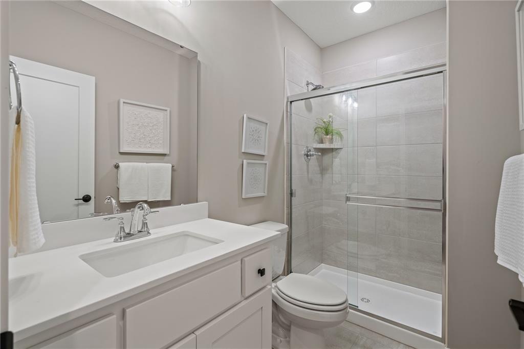 8212 Aurora Street Lenexa, KS 66220 - Photo 5 of 28