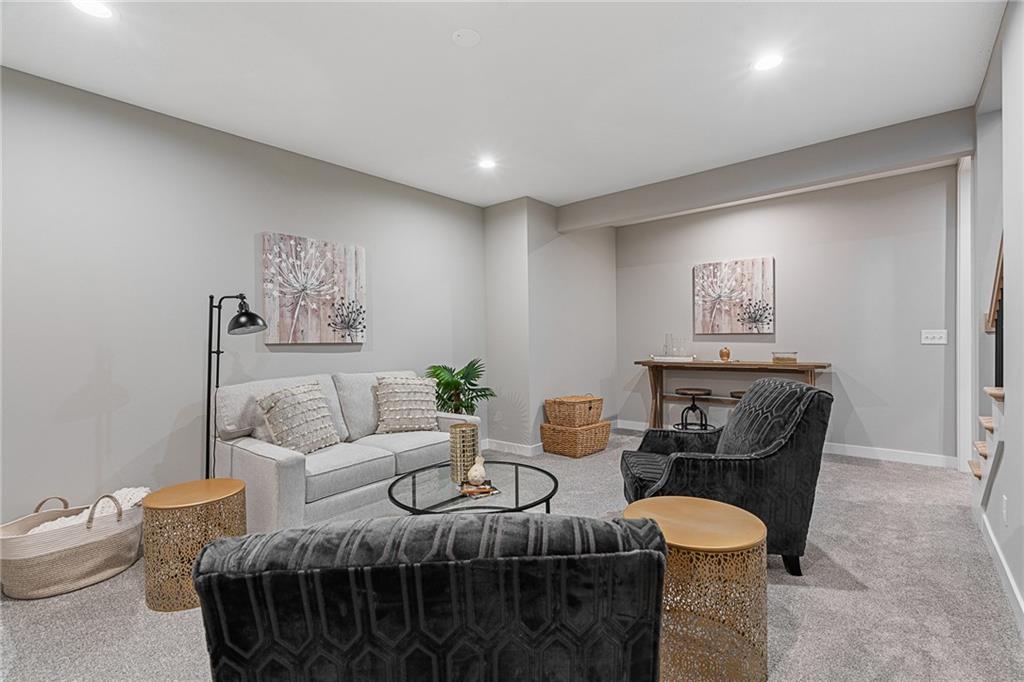 8212 Aurora Street Lenexa, KS 66220 - Photo 8 of 28