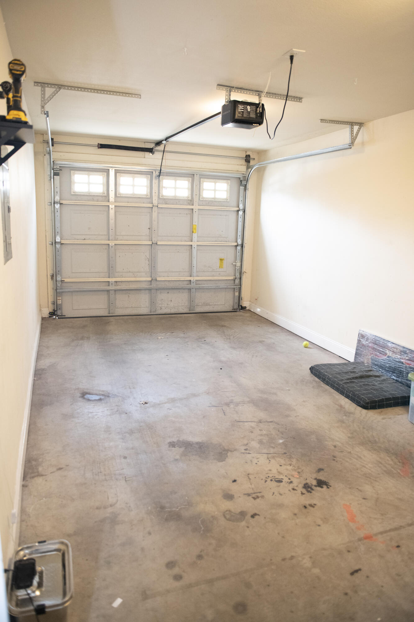 506 Wingspan Way Crestview, FL 32536 - Photo 9 of 38 a view of a garage