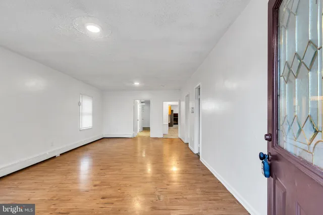 $3,600 | 210 Unit A Kossuth Street, Riverside, NJ 08075