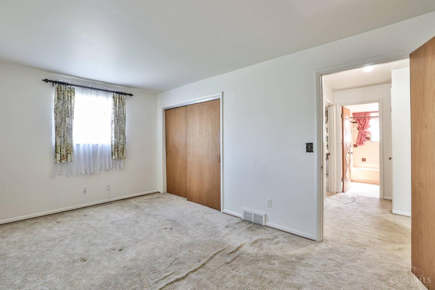 6138 Red Bank Road Cincinnati, OH 45213 - Photo 14 of 31 Gallery Image 14