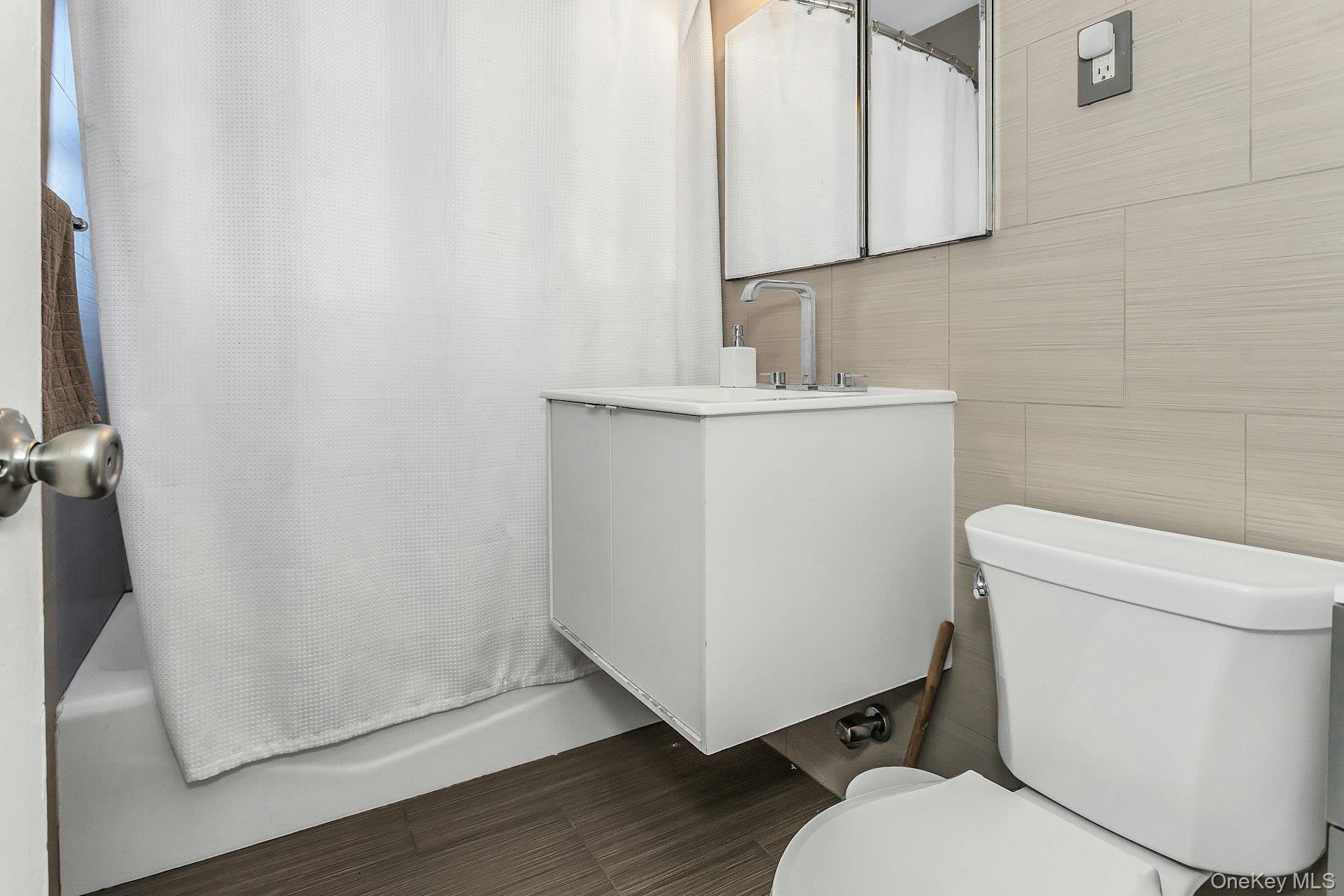 219-57 74th Avenue, Unit 423A2 Queens, NY 11364 - Photo 11 of 13