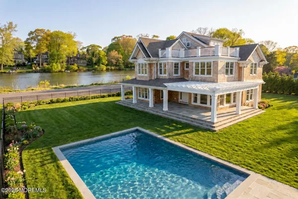 $6,750,000 | 304 Lake Drive, Allenhurst, NJ 07711