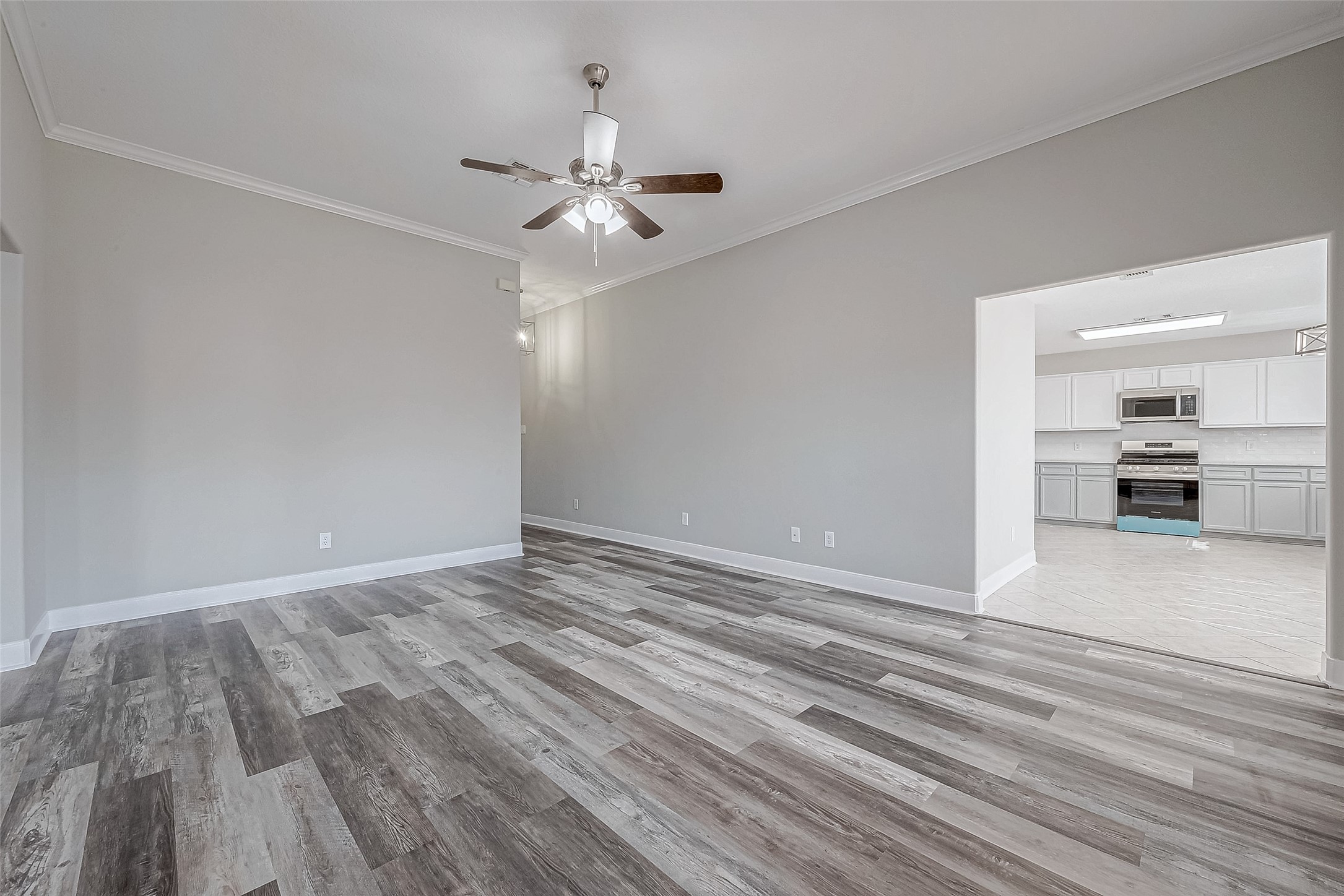 8714 Garrett Street Needville, TX 77461 - Photo 10 of 41