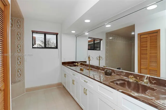 $5,300 | 2220 Southwest 90th Avenue, Miami, FL 33165