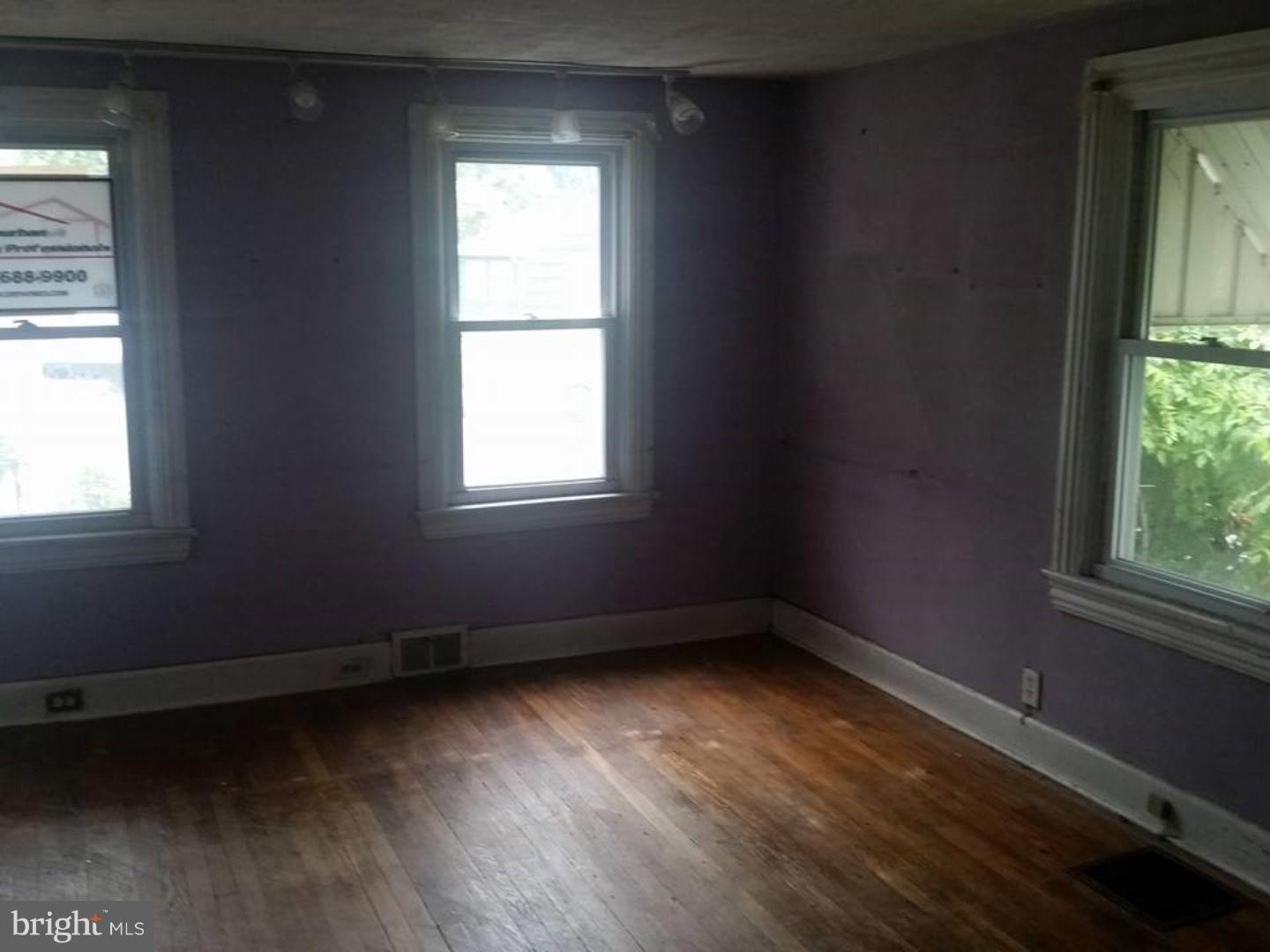 483 Klockner Road Hamilton, NJ 08619 - Photo 3 of 14