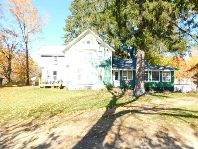 $284,900 | 69217 51st Street, Lawrence, MI 49064