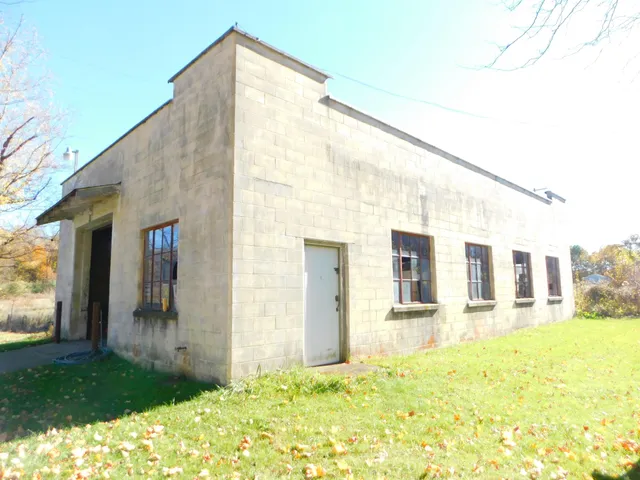 $284,900 | 69217 51st Street, Lawrence, MI 49064