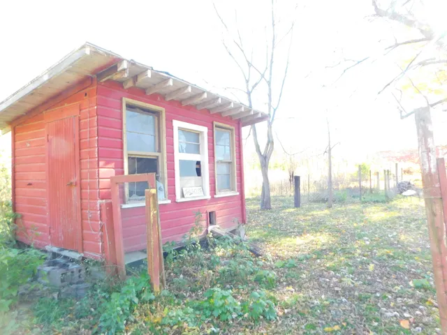 $284,900 | 69217 51st Street, Lawrence, MI 49064