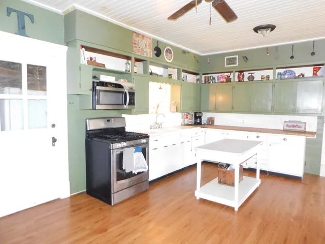 $284,900 | 69217 51st Street, Lawrence, MI 49064