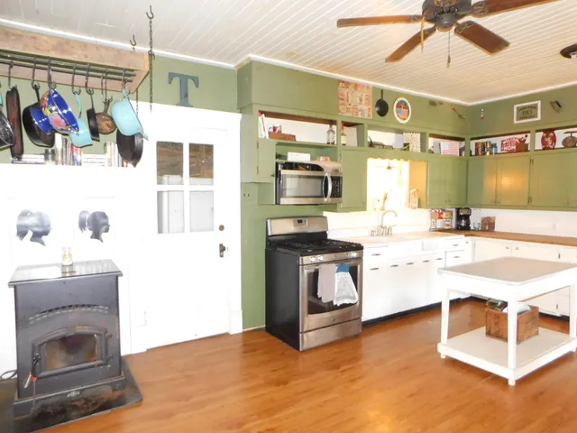 $284,900 | 69217 51st Street, Lawrence, MI 49064