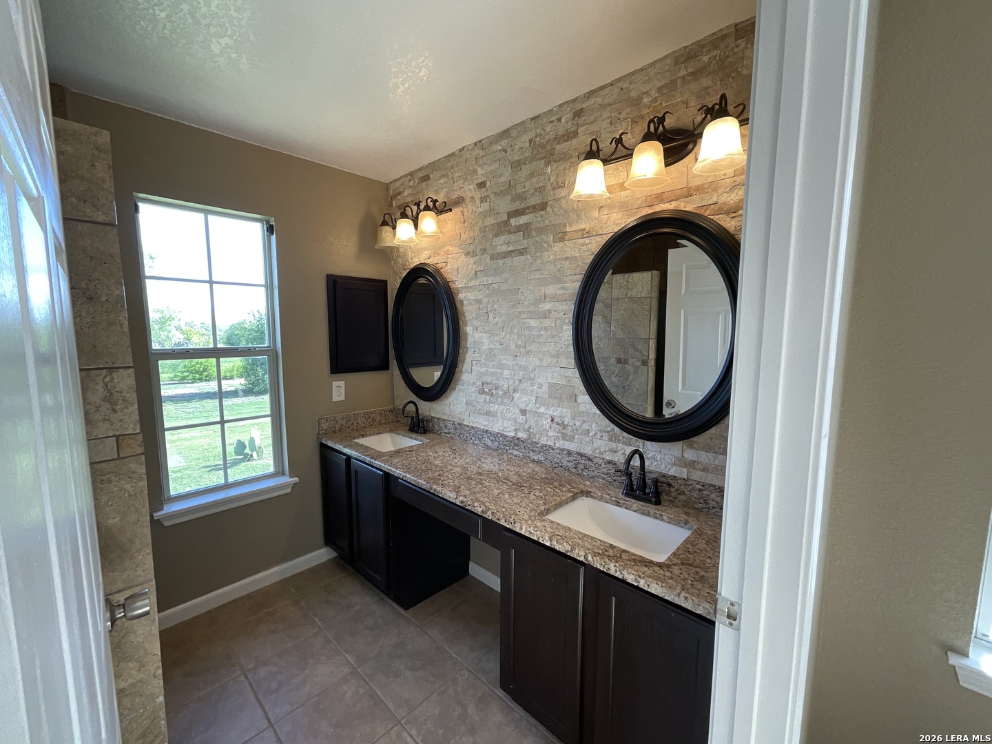 12010 Del Rio San Antonio, TX 78245 - Photo 17 of 44