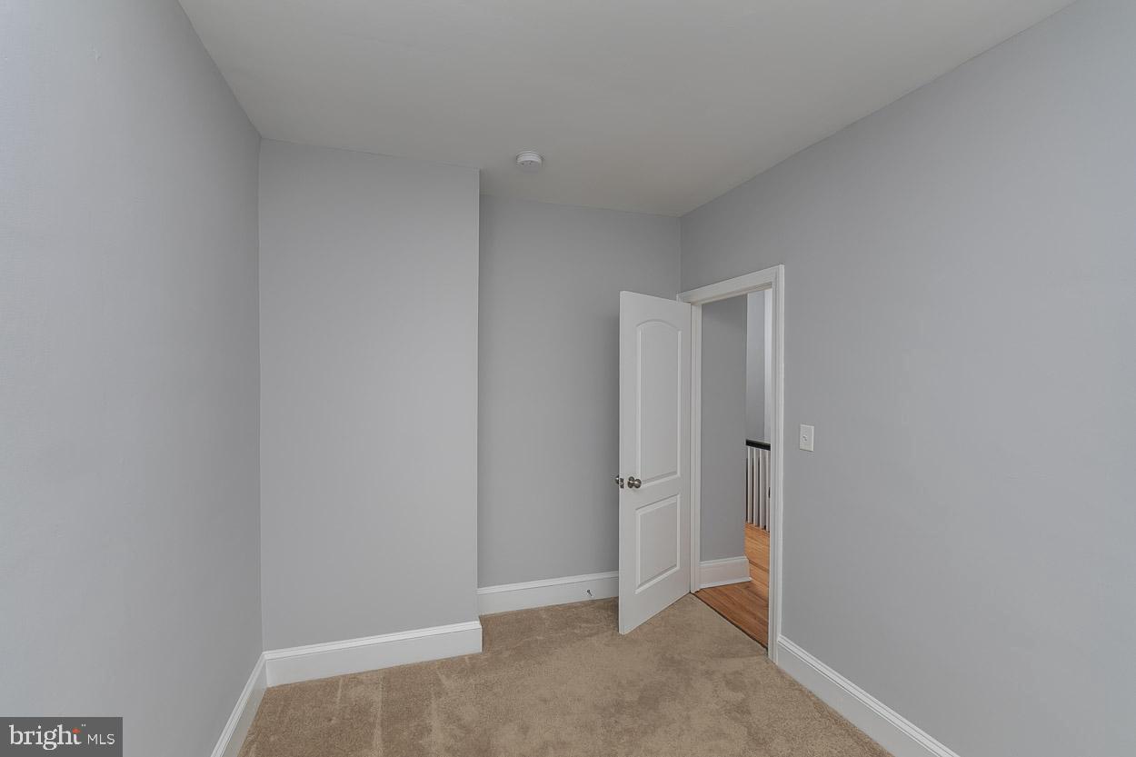 3703 Elkader Road Baltimore, MD 21218 - Photo 21 of 34
