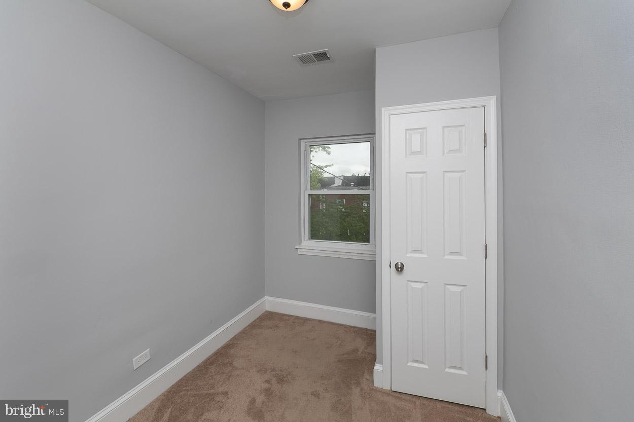 3703 Elkader Road Baltimore, MD 21218 - Photo 22 of 34