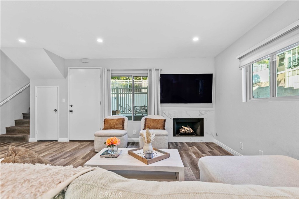 1881 Alpha Road, Unit 8 Glendale, CA 91208 - Photo 14 of 37