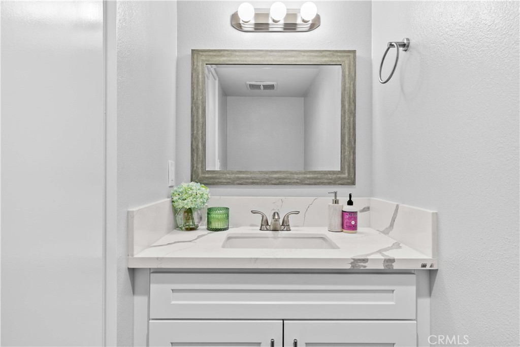 1881 Alpha Road, Unit 8 Glendale, CA 91208 - Photo 21 of 37