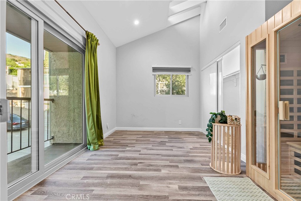 1881 Alpha Road, Unit 8 Glendale, CA 91208 - Photo 22 of 37