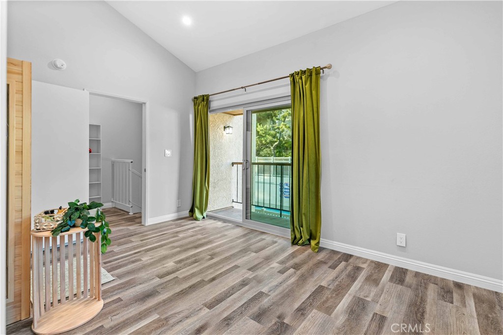 1881 Alpha Road, Unit 8 Glendale, CA 91208 - Photo 23 of 37