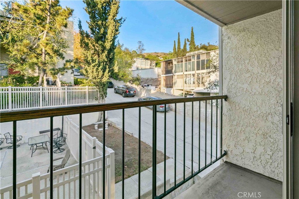 1881 Alpha Road, Unit 8 Glendale, CA 91208 - Photo 25 of 37