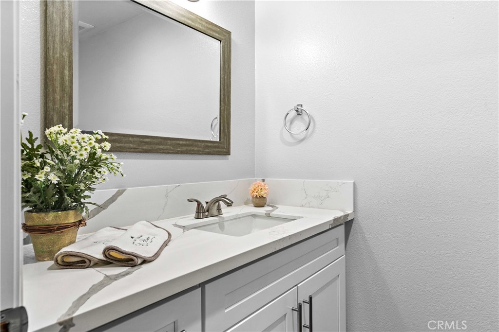 1881 Alpha Road, Unit 8 Glendale, CA 91208 - Photo 26 of 37