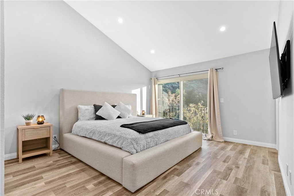 1881 Alpha Road, Unit 8 Glendale, CA 91208 - Photo 28 of 37