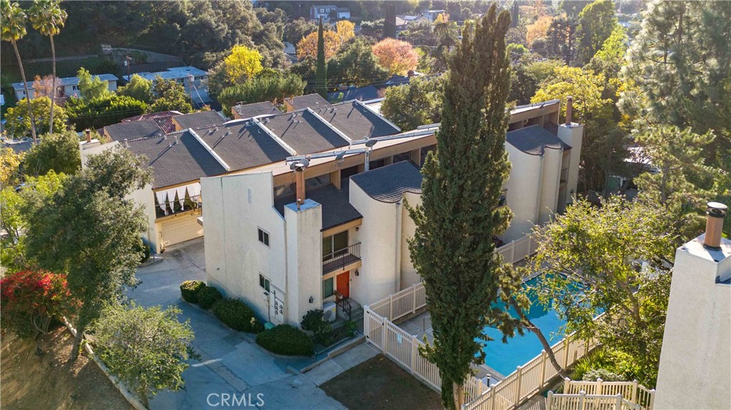 1881 Alpha Road, Unit 8 Glendale, CA 91208 - Photo 3 of 37