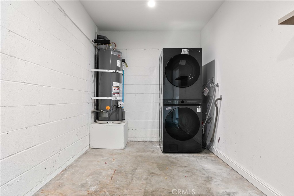 1881 Alpha Road, Unit 8 Glendale, CA 91208 - Photo 35 of 37