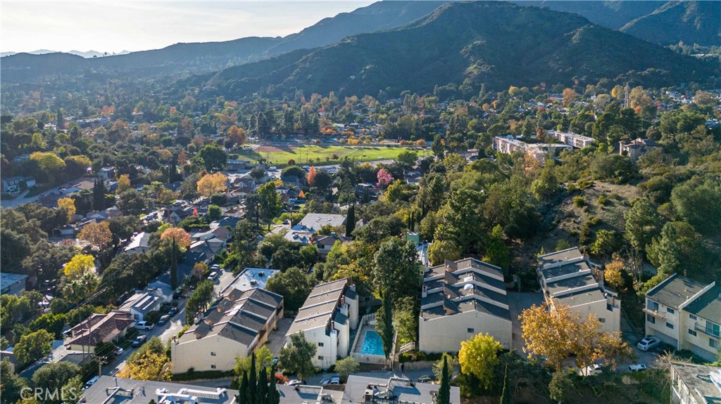 1881 Alpha Road, Unit 8 Glendale, CA 91208 - Photo 4 of 37